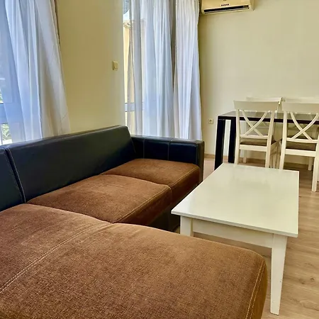 Family 1 Bd In Flores Park By Menada Apartment